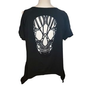 NEW Boutique Skull Top